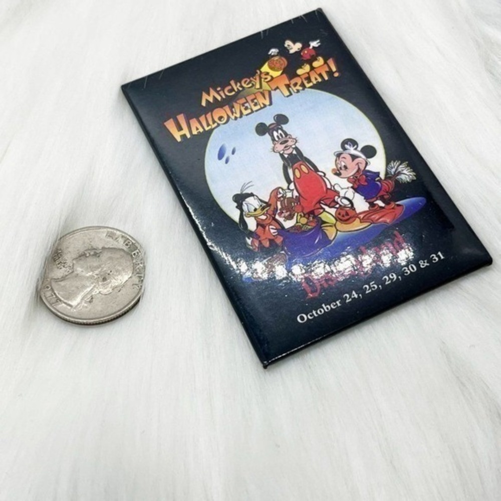 🔮 5/$25 Disney Mickey's Halloween Treat Disneyland Mickey Goofy And Donald Pin - Picture 2 of 3